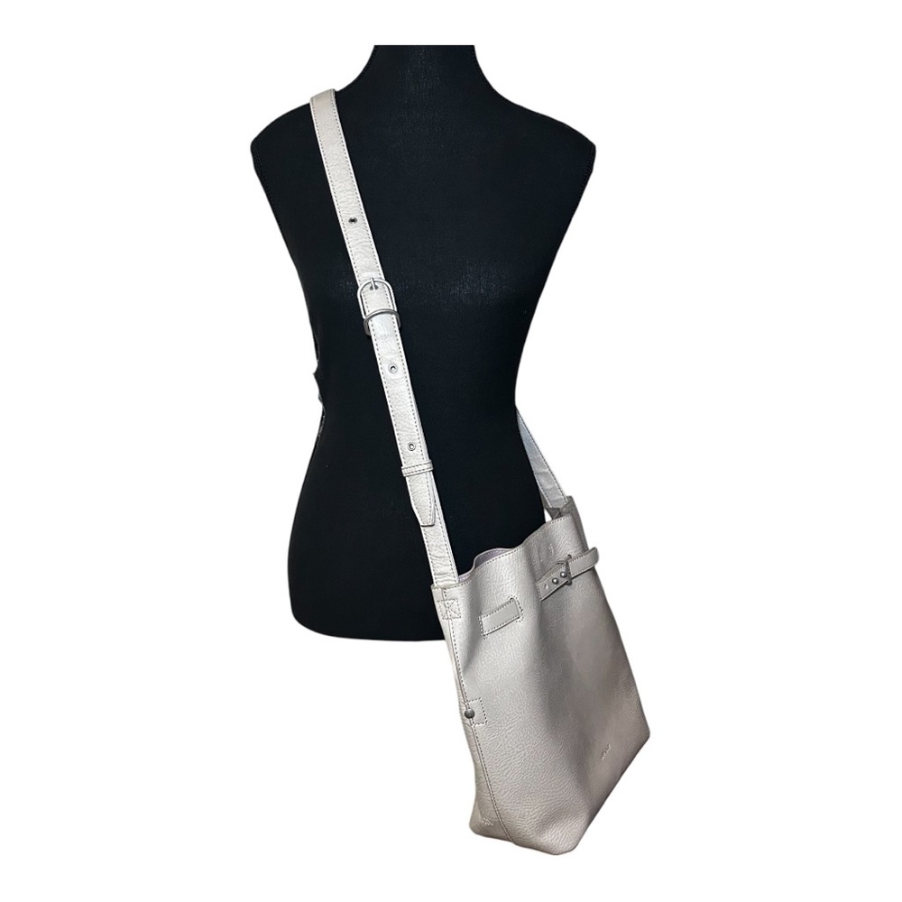 SOLD Matt and Nat Lexi Bucket Bag, With Extra Travel Bag/Pouch, Crossbody, - Picture 3 of 5